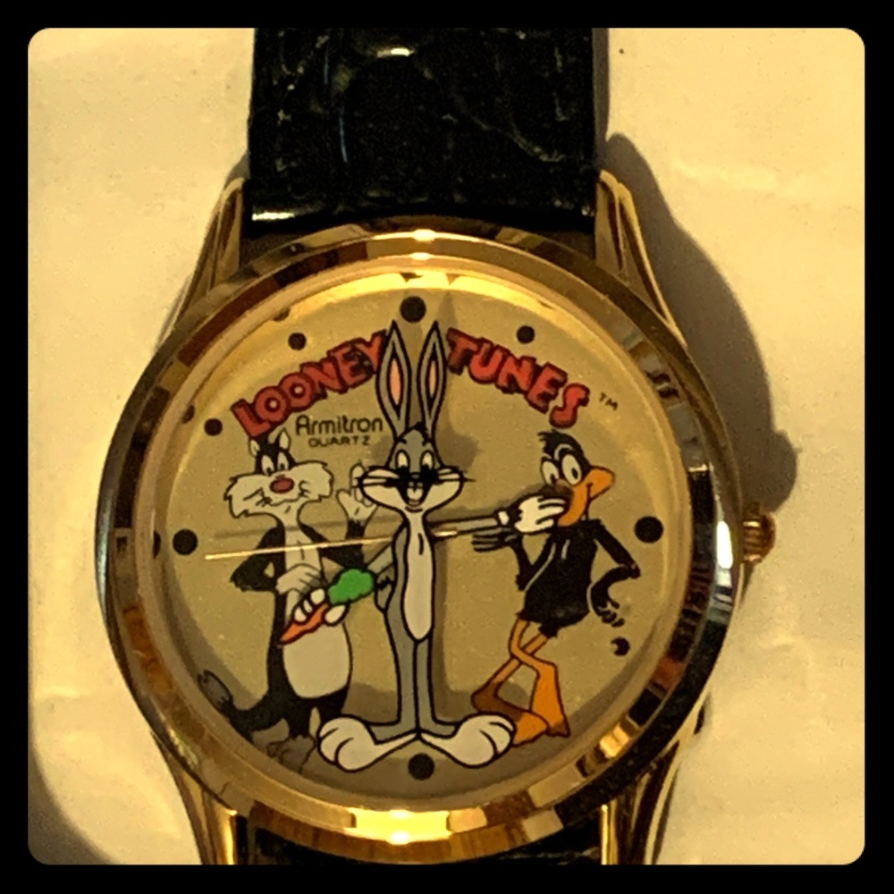 MUST SELL Antique Looney Tunes Bugs Bunny Watch